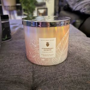 Bath and body works candle